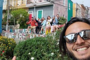 2 Hour Walking Tour in Valparaiso - Plaza Aníbal Pinto and the Reina Victoria lift