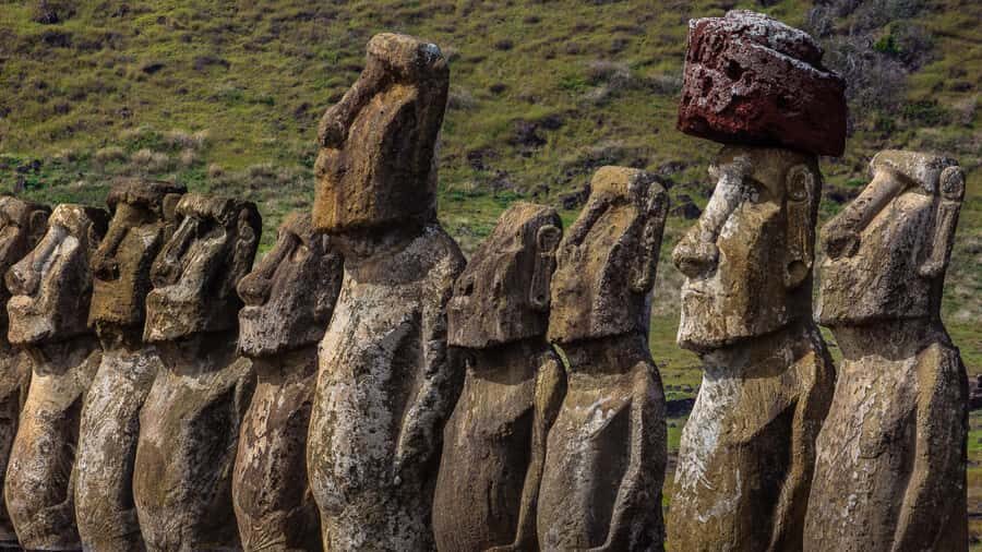 From Hanga Roa: Easter Island Sightseeing Full Day Tour - Moai in One Long Day: What This 8-Hour Circuit Covers