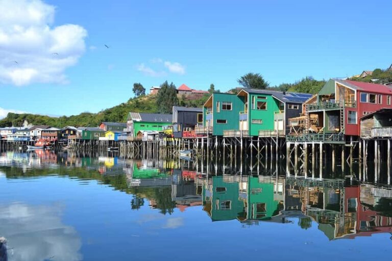 From Puerto Varas: Chiloe Island Full-day Tour - From Puerto Varas to Pargua: the drive that sets expectations