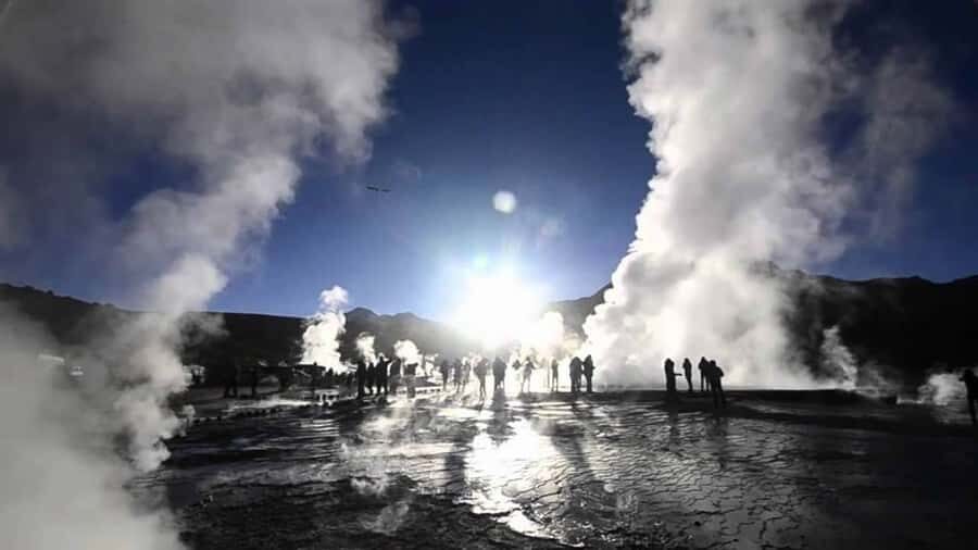 Full Desert. The most complete program you will find - Geysers del Tatio (04:30–11:00): the early start that earns its keep