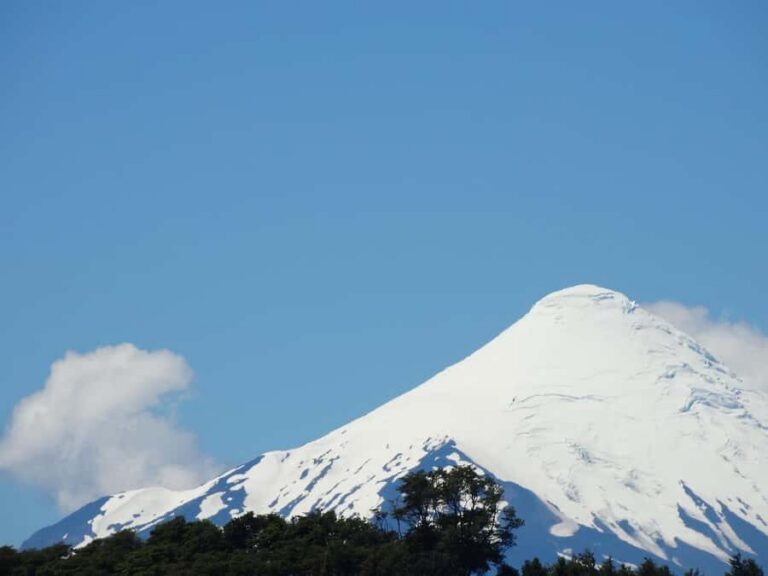 Puerto Montt: Osorno Volcano and Petrohué Falls Guided Tour - Osorno Volcano: from the 1,240-meter center to glacier views