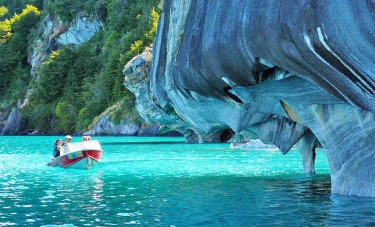 Puerto Tranquilo: Capillas de Mármol + Cathedral Boat Trip - The 90-minute flow: your practical timeline on the water