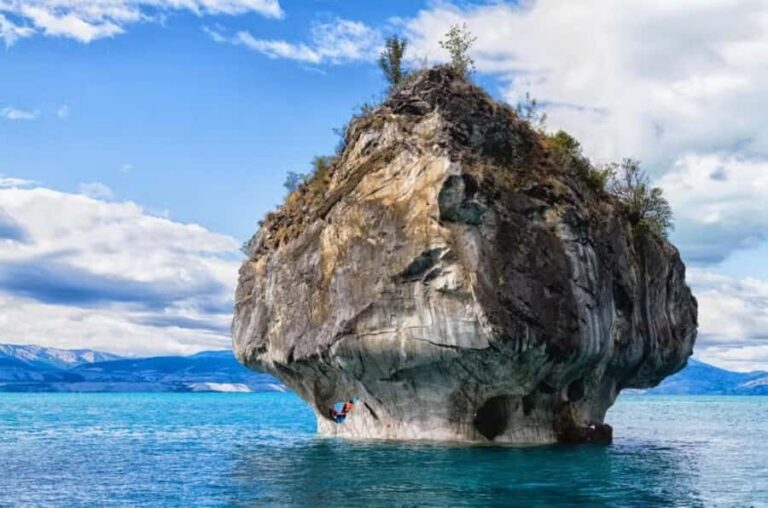 Puerto Tranquilo: Marble Caves Boat Tour - Your 90 minutes: how the timing shapes the experience