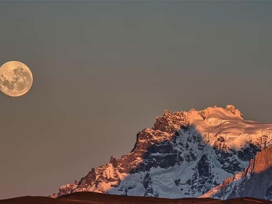 Punta Arenas: Full-Day Torres del Paine Tour - The Route Before the Park: Puerto Natales Photo Stop and Ultima Esperanza