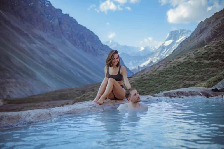 Santiago: Cajón del Maipo Hot Springs & Chilean Barbecue - The chocolate stop and coffee break that actually break the day well