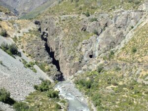 Santiago: Inca Lagoon and Vineyard Visit with Wine Tasting - Caracoles Highway hairpins: the scenic drive you’ll be glad you didn’t self-drive