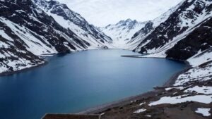 Santiago: Inca Lagoon Tour with Local Vineyard and Tasting - Los Andes views: from Aconcagua to the switchbacks