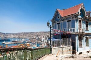 SIB Viña Del Mar and Valparaiso Day Trip from Santiago - Pickup, the drive, and the first taste of grape country