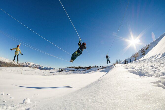 Skiing in Farellones Park: Ski Tickets, Lessons, Transportation and More - Food and comfort on a 10-hour day: plan for lunch